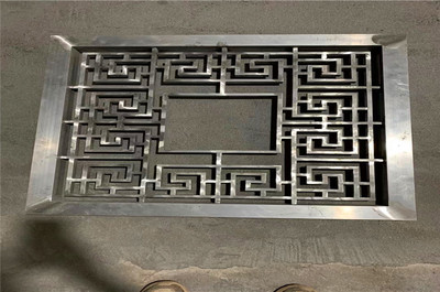 仿古鋁窗花新風(fēng)尚 2021新款西子格型材格柵與木紋工藝特色解析