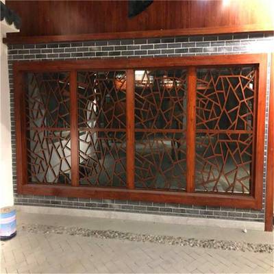 鄉村沿街立面改造中的仿古木紋鋁窗花 專業廠家的優勢與特色